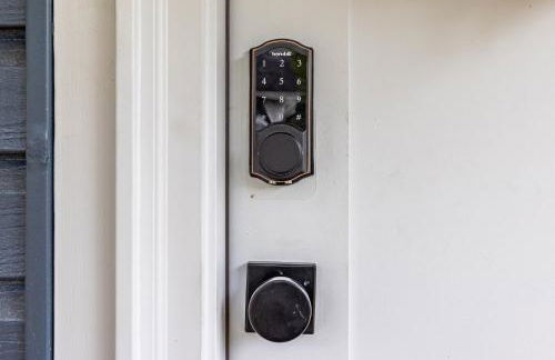 The Akron Retreat: Modern 3-Bedroom Oasis - Foto 17