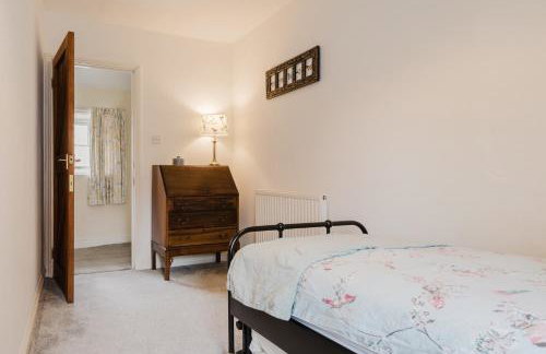 Charming Cotswolds Retreat in the Heart of Dursley - Foto 12