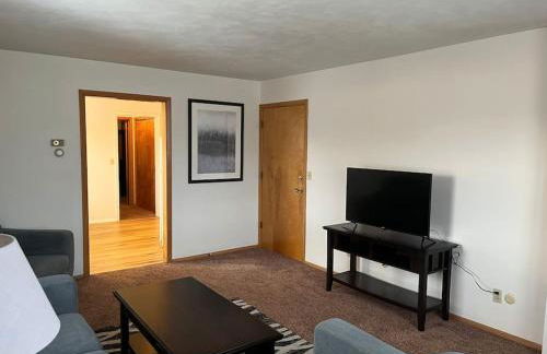 Prime Location Amazing Unit Close to Downtown - 2 queen beds - Photo 3