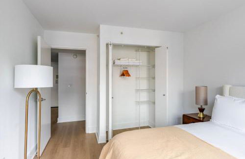 Blueground Long Island City pool nr Gantry Plaza NYC-2233 - Foto 17