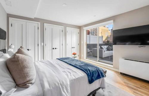 3BR Penthouse Suite with Massive Private Rooftop - Photo 22