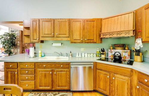 Spacious Woodbury Home with Pool and Hot Tub! - Foto 10