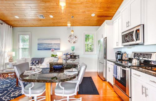 Waterfront Stuart Oasis with Hot Tub and Dock! - Foto 7