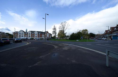 Award winning 2026 Stunning Modern 2 Bedroom Apartment in Mill Hill next to Train Station! - Foto 33