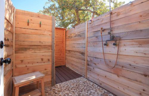 Romantic Tiny Luxury Retreat w heated pool, sauna n outdoor shower in Wimberley 10 acres - Foto 36