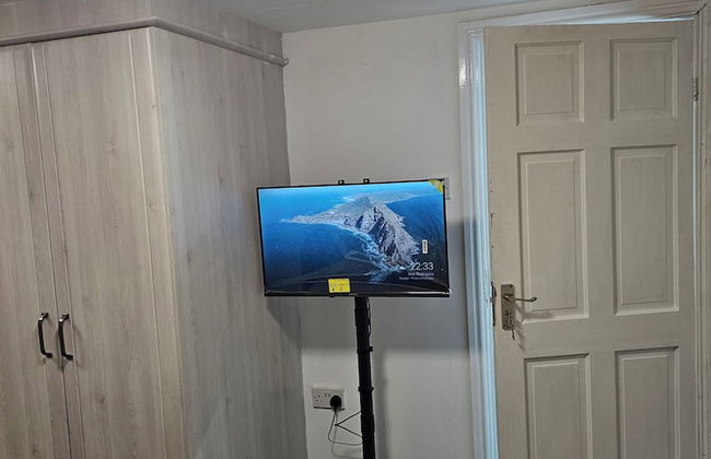 Basement Apartment Near City Centre - Foto 24