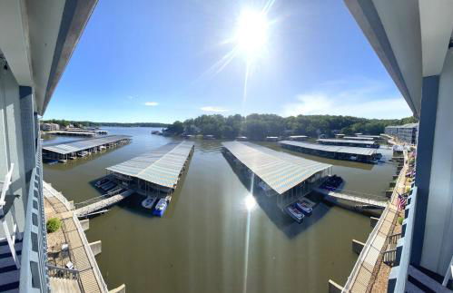 B Lakefront! Remodeled, Boat Slip, Patio Views, Pool, Boat Ramp, WIFI - Foto 36