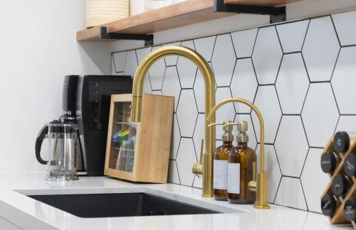 2 Bedroom House - Fire Pit Table BBQ - Downtown - Foto 14