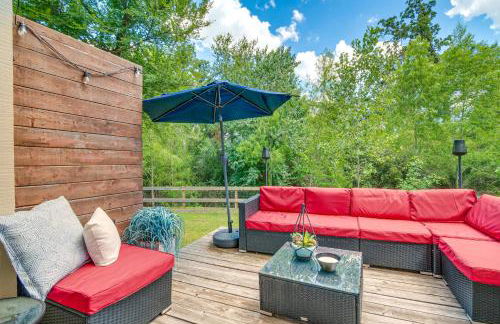 Convenient Bryan Townhome with Patio Less Than 3 Mi to AandM! - Foto 1