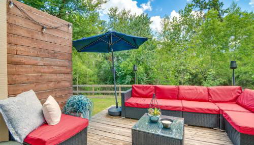 Convenient Bryan Townhome with Patio Less Than 3 Mi to AandM! - Foto 1