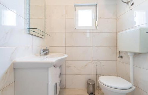 Four-Bedroom Holiday Home In Islam Latinski - Photo 48