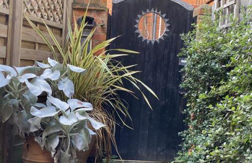 Deluxe Three Bed BnB in Henley-on-Thames near Station River & Town Centre - Foto 13