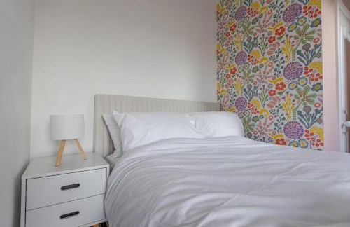 Stylish 3-Bed Home - 2 Mins to Beach & Town - Foto 36