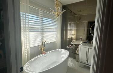 The Most Desired Summer Retreat with Private Pool Just 5 Minutes from the Beach - Foto 24