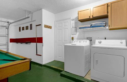 Upstay - Games & Private Pool Family Home - Photo 31