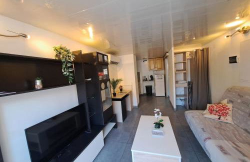 Comfortable studio-from city center and beaches - Foto 1