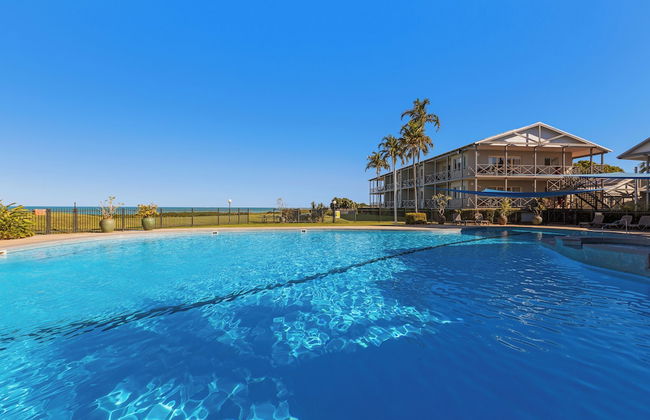 Moonlight Bay Suites - Photo 63