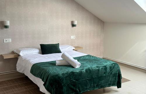 Casa Grande do Costureiro-Para Grupos en Portomarín con Terraza y Vistas - Foto 1