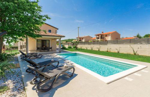 Moderne Villa mit Privatpool, Meerblick, Babybett, BBQ, klimatisierte Schlafzimmer - perfekt zum Biken - Photo 7