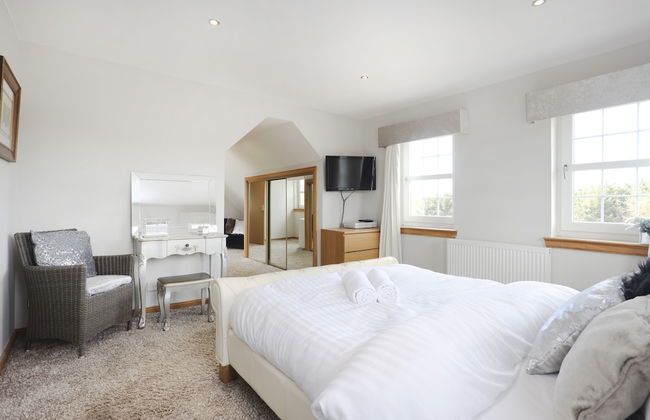 JOIVY Greenknowes Farmhouse Retreat 7 Bed With Hot Tub And Bar - Foto 4