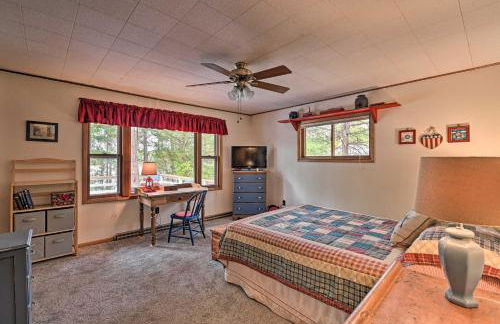 Quiet Retreat on Lake with Kayaks, Boats and Bikes! - Foto 12