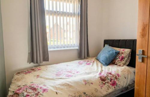 Family-Friendly Detached House Near Leeds and Bradford with Garden - Foto 20