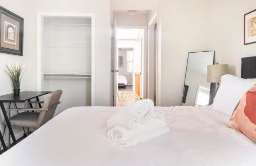 King Bed & Fenced Yard - Floyd's Freedom- Book Now! - Foto 26