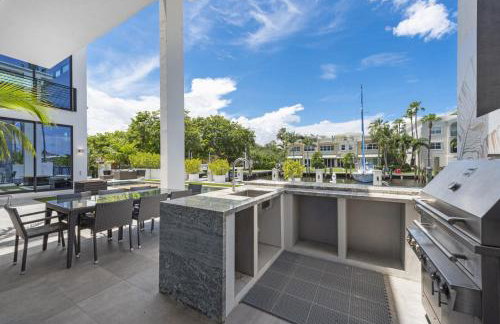 Three Story Waterfront Villa with Basketball and Mini Golf - Foto 54