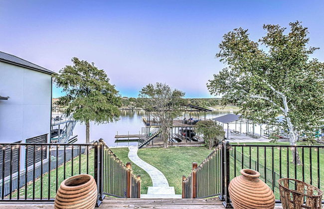 Immaculate Waterfront Home for 16 w/ Private Dock! - Foto 45