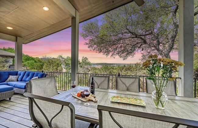 Upscale 5BR Home on Lake Travis With Hottub & Lake Views - Foto 21
