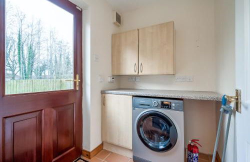 Stylish & spacious 3 bedroom entire house in Lisburn with parking - Foto 9