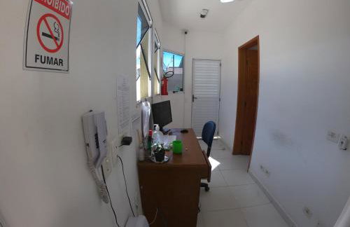 APTO PERTINHO DA PRAIA Internet 500mb e 3 Tvs 2 Quartos TV a cabo Estacionamento Tudo Perto - Foto 45
