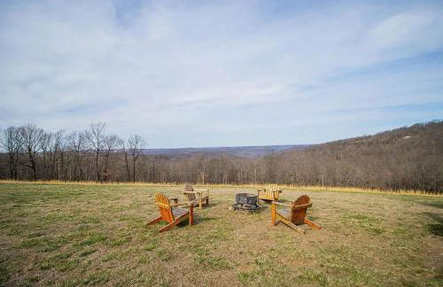 Ozark Escape - Hot Tub Mountain Views and Near Buffalo River - Photo 7