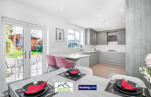 Three Bedroom House By Vesta Serviced Accommodation & Short Lets Borehamwood With Free WiFi & Free Parking - Foto 15