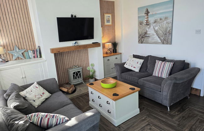 Eden Rose Cottage in Morecambe hot tub - Foto 12