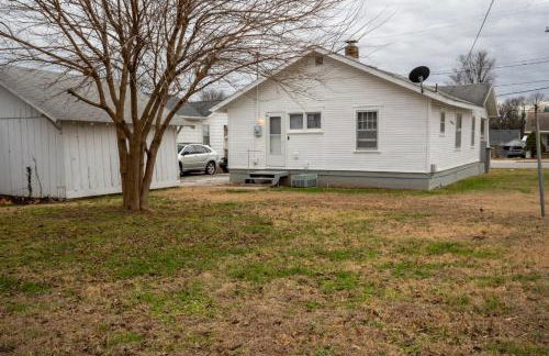 Historic Route-66 Bungalow - Photo 8