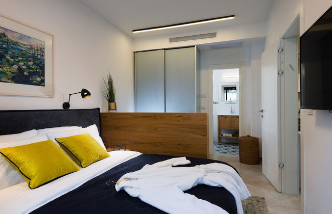 Contemporary & Texture-Rich Hideaway - Foto 5