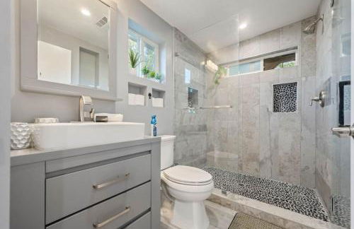 Middlebury Heights with Pool - Foto 35