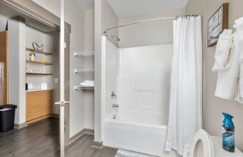 1Br Uptown, Pool, Wine, near Convention Center_311 - Photo 3