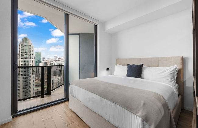 Luxury Studio Panoramic Outlook - Photo 3