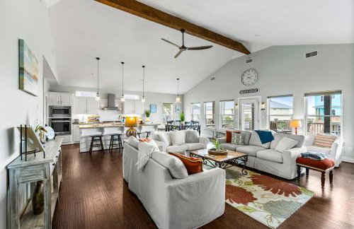 Sand Dollar Beachside 3BR Retreat, Ocean Views, Firepit & Pet Friendly - Foto 11