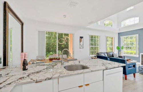 Modern Vacation Home Minutes Away From The Parks - Foto 17