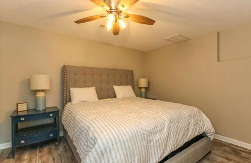 House #04 - Happy Camper-(No Pets) -Private Pier - Photo 29