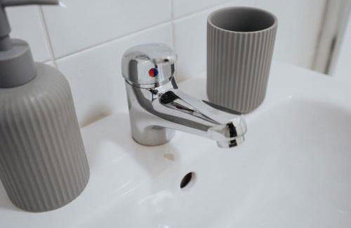 Stunning 5 bedroom home Wirral Birkenhead Sleeps 9- Free Parking-5G Internet - Foto 18