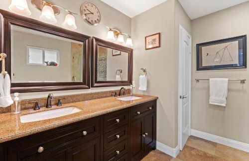 Executive Retreat - Renovated - Spacious - Views - Foto 17