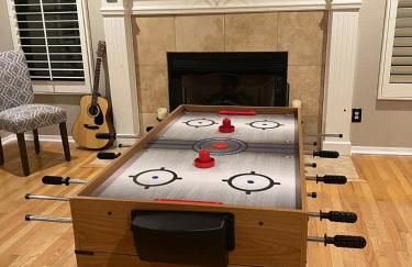 French Country Charm with Pool and Mountain Views - Foto 59