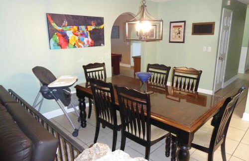 Perfecto Mundo 6, Orlando Area 4BR-2MB-3Bath Huge Pool, Ping Pong, Billiard, Disney Universal - Foto 4