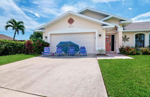 Pelican Paradise! Waterfront, BBQ, Heated Pool, King Bed, Luxury, Family Fun & More - Foto 48