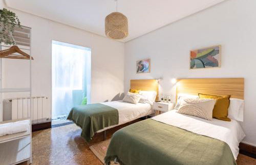 Unamuno, en el Casco Viejo - Foto 11