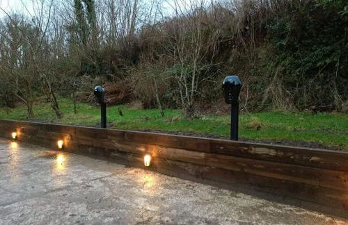 The West Wing at Eriviat Hall Hot Tub - Photo 29